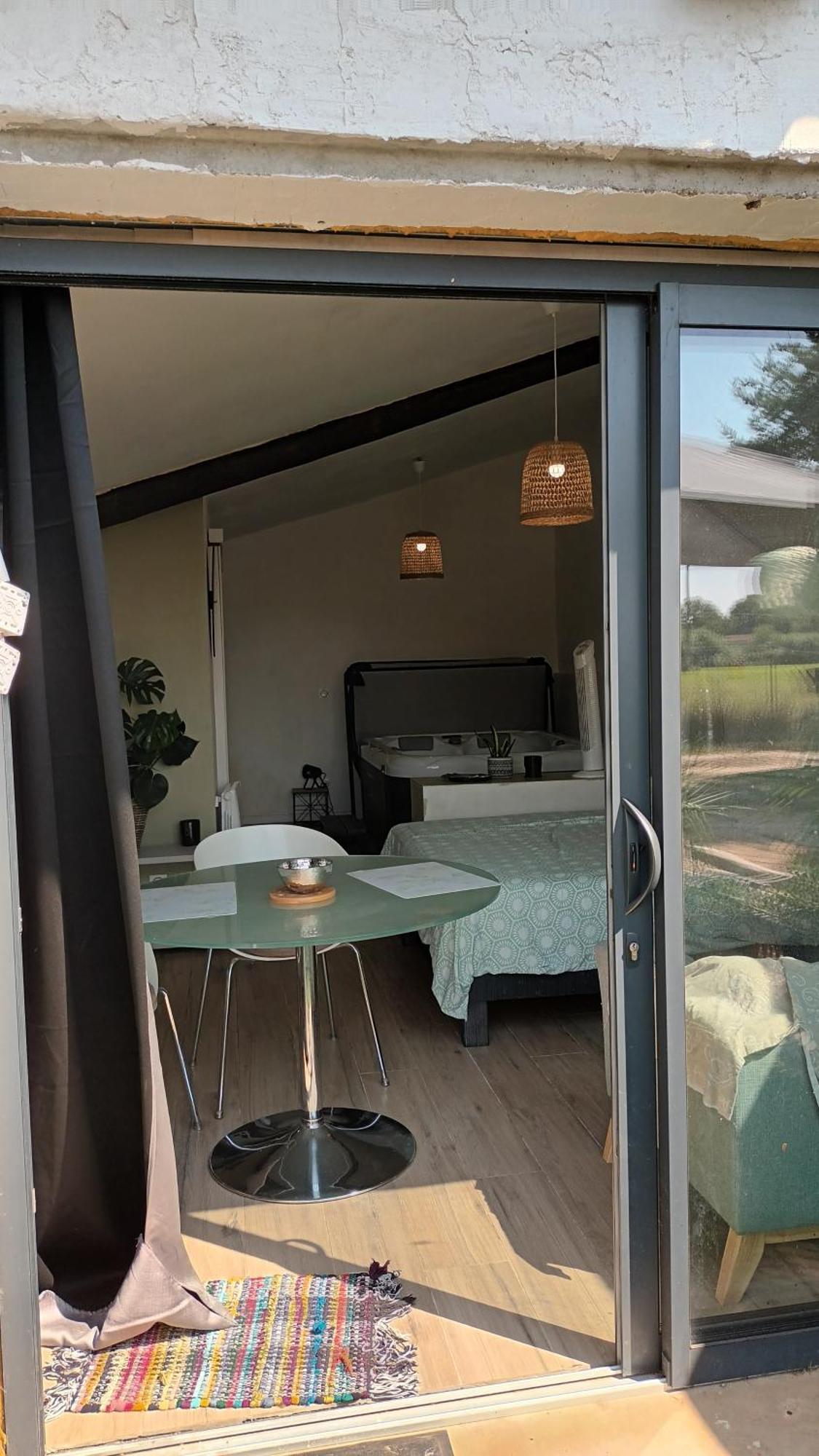 Hostal Les Prairies Mas Roux Raphèle Habitación foto