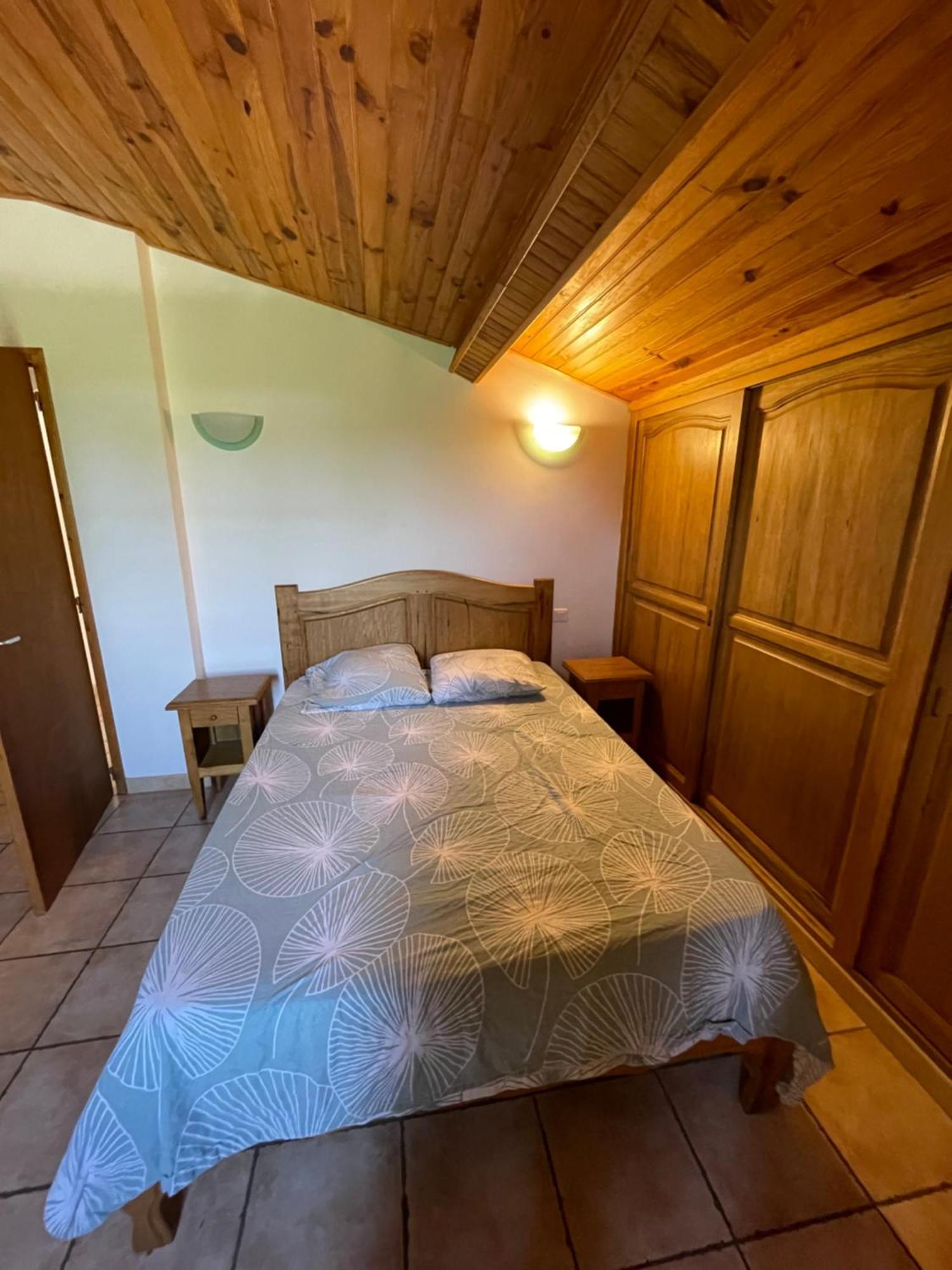 Hostal Les Prairies Mas Roux Raphèle Habitación foto
