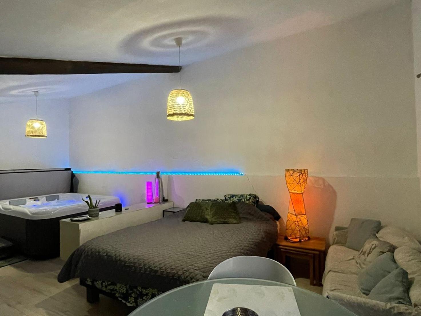Hostal Les Prairies Mas Roux Raphèle Habitación foto